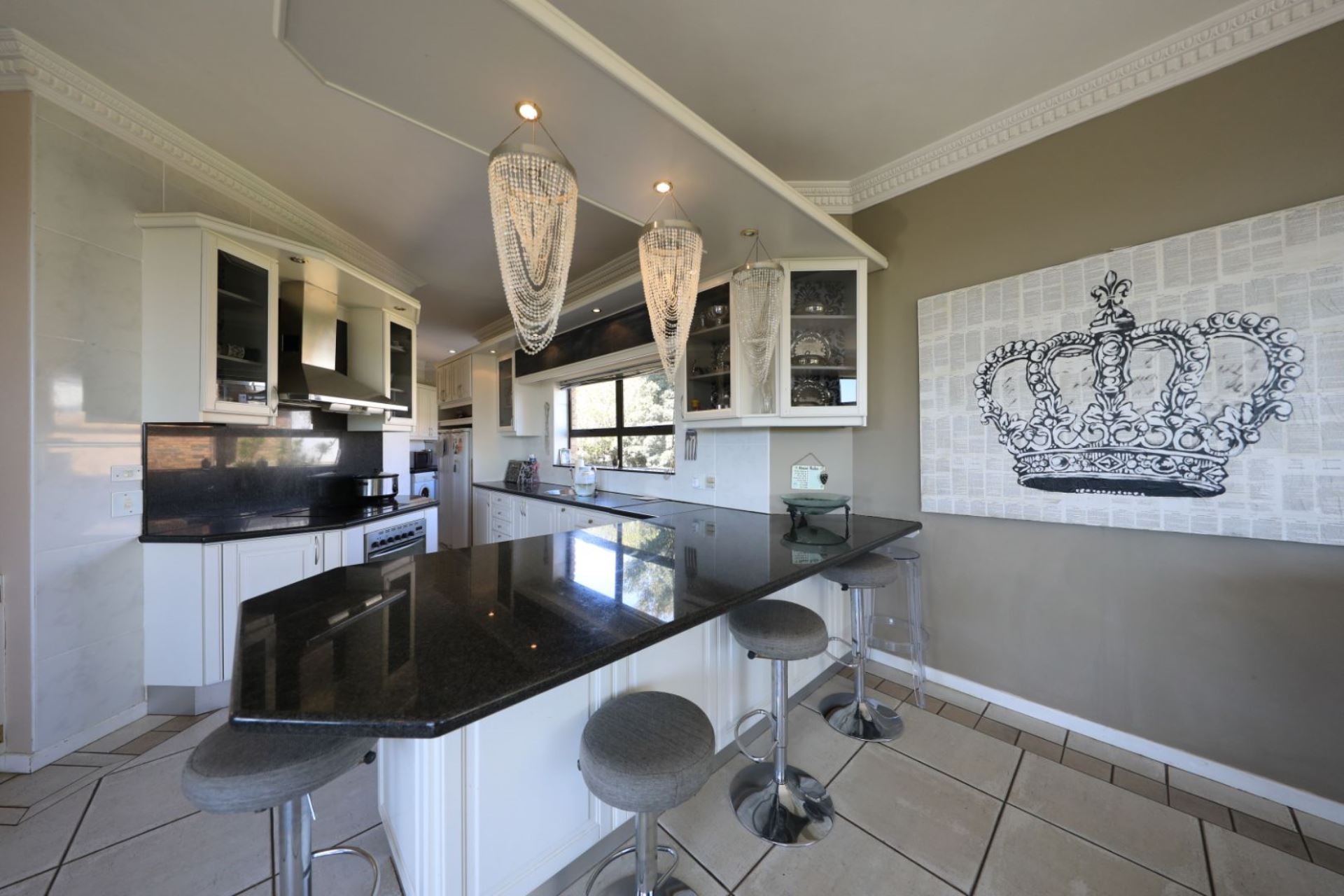 7 Bedroom Property for Sale in Plattekloof Western Cape